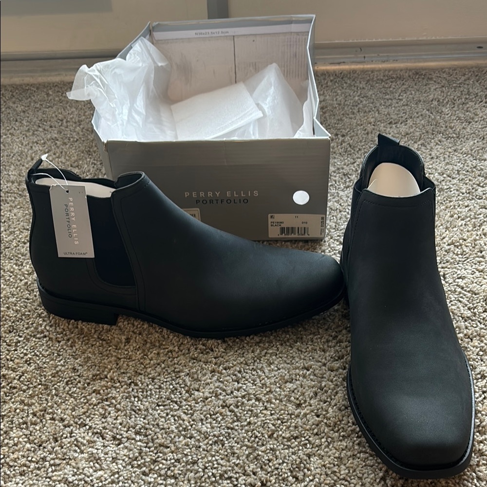 Perry Ellis Black Ankle Boots with Elastic Panels
